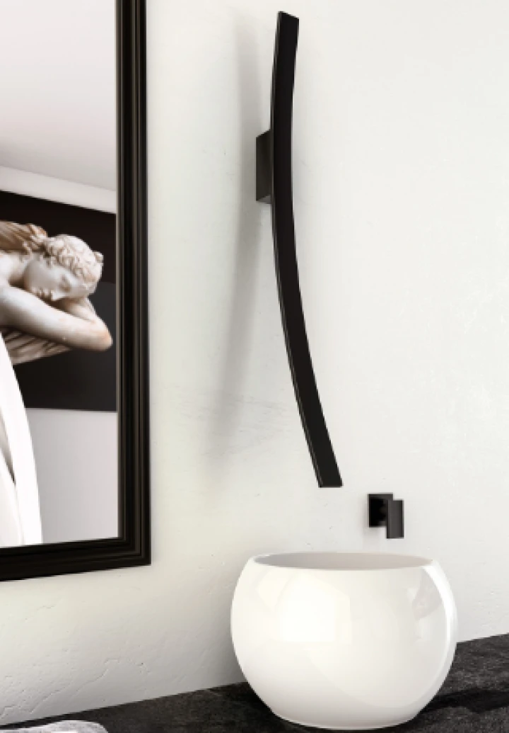 https://zenvita.vn/LUNA_Architectural_Black_wall_mount_faucet.png